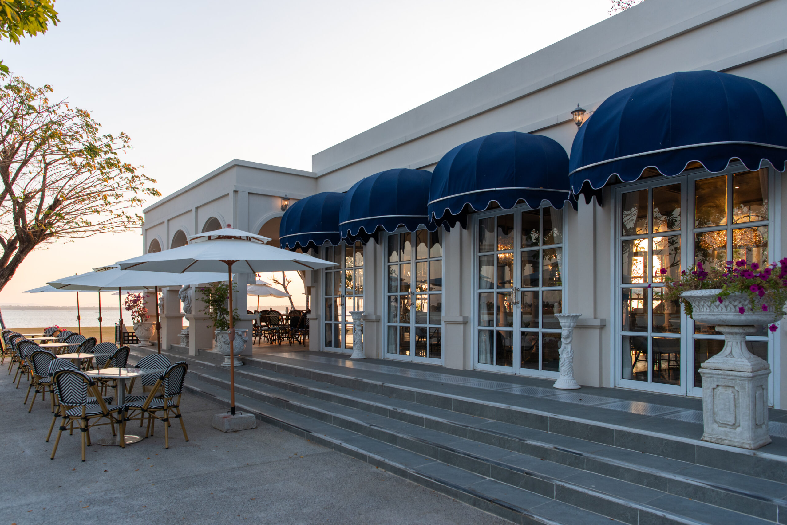 Exterior_144